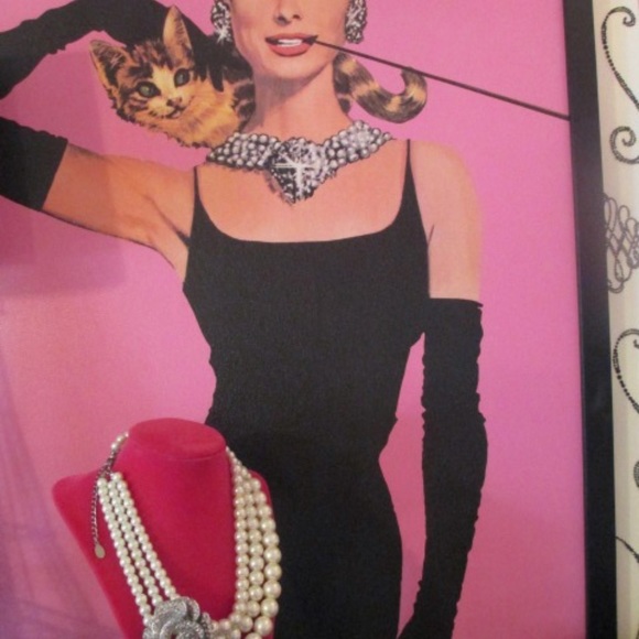 Costume Breakfast at Tiffany's Replica Necklace - Picture 2 of 6